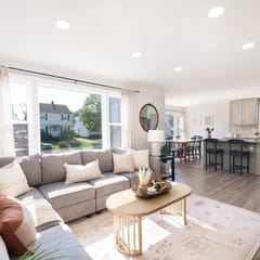 Game Room - King Bed - Sleeps 10 - Parma