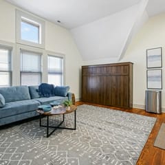 Modern Victorian Studio -Steps to Cleveland Clinic