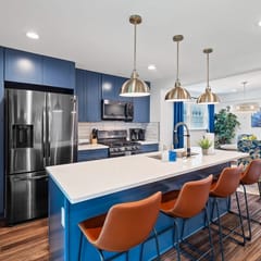 Walkable Gordon Square - Sleeps 8 - 3BR