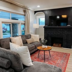 Hot Tub - Sleeps 8 - Pet Friendly - Cleveland