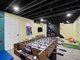 HotTub-PoolTable-KidsGame Room-Wii-Foosball-Lake - Image 3