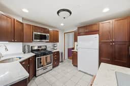 South Side Pittsburgh - Sleeps 9 - 4BR - Image 4
