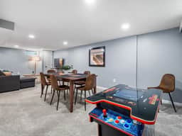 Hot Tub - Near Lake Erie - Pet Friendly - Sleeps 8 - Image 5