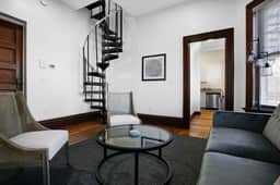 Steps to Cleveland Clinic | Cozy Retreat - Image 2