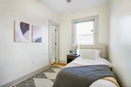 Steps to Cleveland Clinic | Cozy Retreat - Image 3