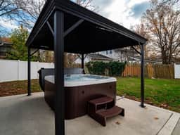 Hot Tub - Game Room - Sleeps 10 - Vermilion - Image 2