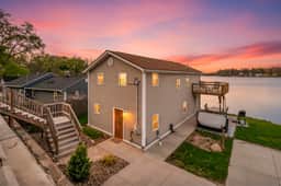 Lake Front - Hot Tub - Kayaks - Fire Pit-Sleeps 10 - Image 4