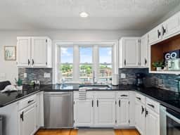 Lake Front - Kayak - Hot Tub - Sleeps 8 - Image 5
