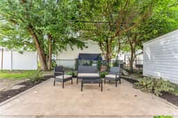 Brooklyn Townhome - 9 Miles to Downtown - Sleeps 5 - Image 5