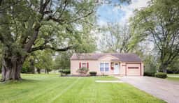 Near CLE Airport | Pet-Friendly Home | Sleeps 6 - Image 4