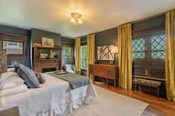 Akron's Werner House - Historic 4 Bedroom Luxury - Image 3