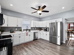 Hot Tub - N64 - Mins to Downtown - Sleeps 8 - Image 4