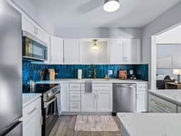 Hot Tub - Game Room - Sleeps 10 - Akron - Image 2