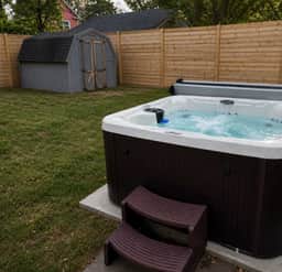 Hot Tub - Highland Square - Sleeps 7 - Image 4