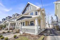 Charming Duplex Near Shaker Square Cleveland - Image 5