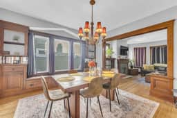 Charming Duplex Near Shaker Square Cleveland - Image 2