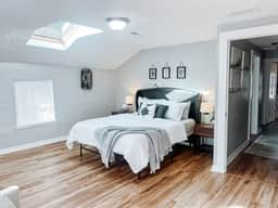 Large 4 BR -Close to Airport & IX Center -Sleeps10 - Image 3