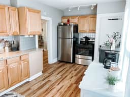 Large 4 BR -Close to Airport & IX Center -Sleeps10 - Image 5