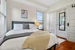 Steps to Cleveland Clinic - Sleeps 3 - Image 4