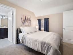 4BR 7 Min to Downtown Great For Groups - Image 3