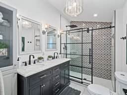 Walkable Gordon Square - Sleeps 8 - 3BR - Image 4