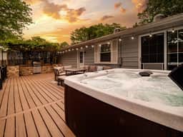 Pool - Hot Tub - Sleeps 10 - Vermilion - Image 4