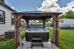 HotTub|Game Room|Air Hockey|Nintendo Wii|Sleeps 8 - Image 2