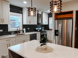 Hot Tub - Sleeps 8 - Pet Friendly - Cleveland - Image 2