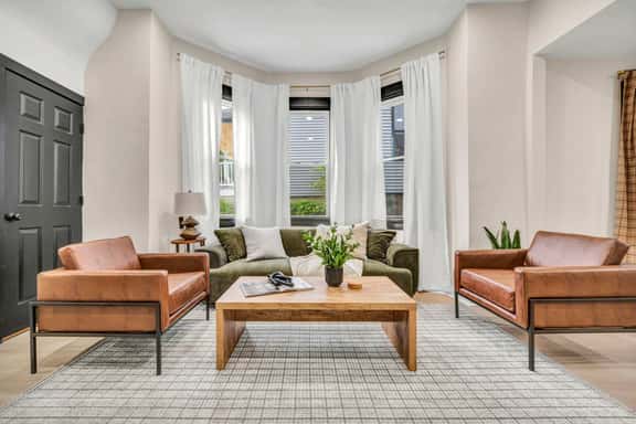 Near Tremont - 4BR - Sleeps 15 - Xbox - Image 1