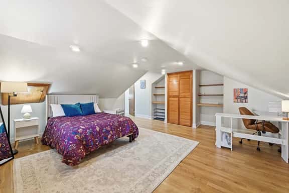 South Side Pittsburgh - Sleeps 9 - 4BR - Image 1