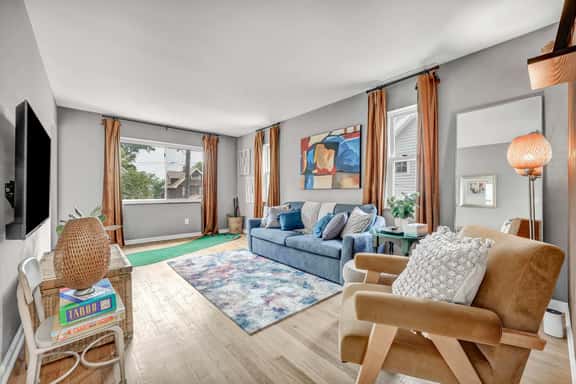 4BR - Lakewood Duplex - Near Cleveland + Lake Erie - Image 1