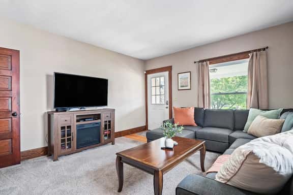 Historic District - Fully Stocked Kitchen-Sleeps 6 - Image 1