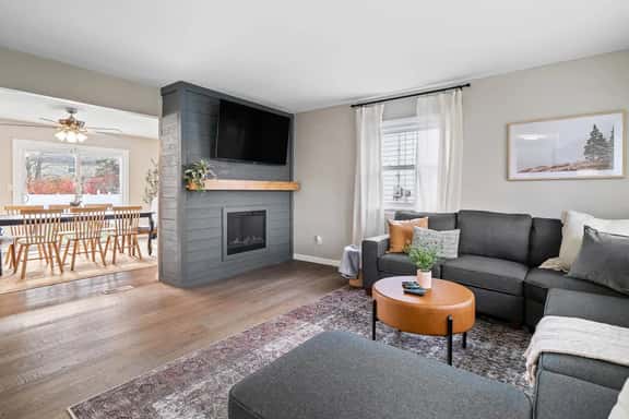 Hot Tub - Game Room - Sleeps 10 - Vermilion - Image 1