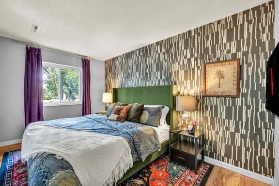 King Bed - Near CLE Clinic + Hopkins Airport - Image 1