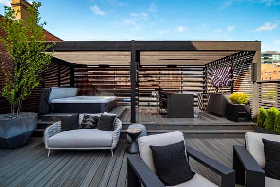 RoofTopPatio–HotTub–FirePit-WetBar-Downtown - Image 1