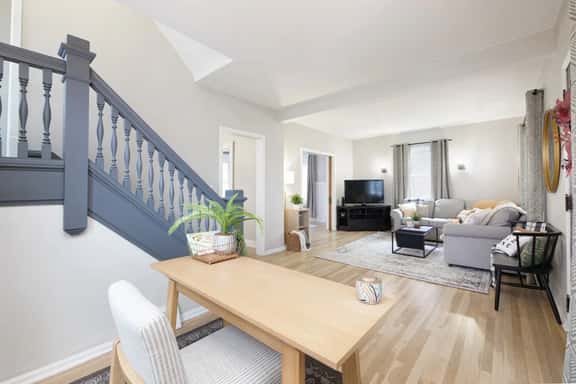 Hot Tub - Highland Square - Sleeps 7 - Image 1