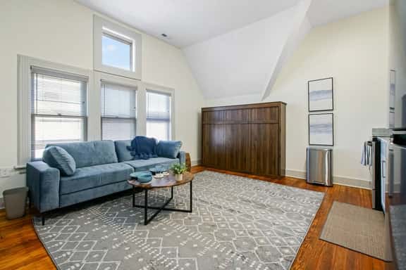 Modern Victorian Studio -Steps to Cleveland Clinic - Image 1