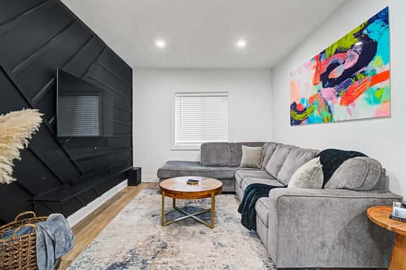 3BR Pet-Friendly Retreat Near DT + Hot Tub - Image 1