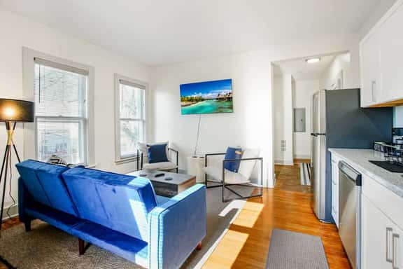 Steps to Cleveland Clinic - Sleeps 3 - Image 1