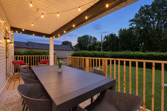 Spacious 5BR Near Lake Erie & Put-in-Bay Ferry - Image 1