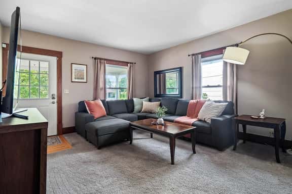 Entire Duplex - Historic District - Sleeps 12 - Image 1