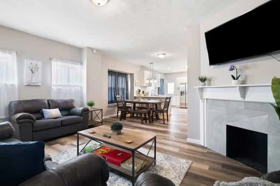 4BR 7 Min to Downtown Great For Groups - Image 1