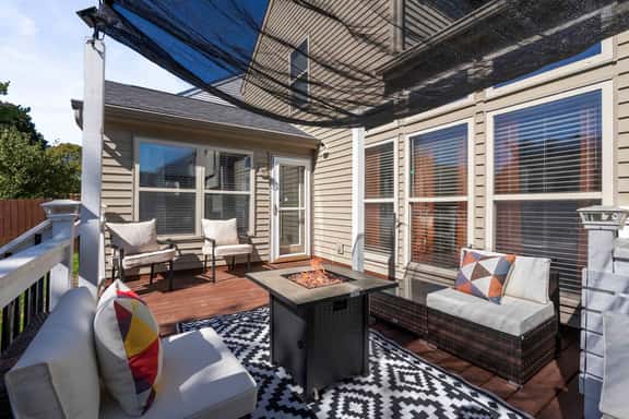 Fire Table Deck · 9 Min to Easton · Sleeps 8 - Image 1