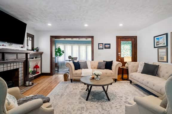 6 Bedroom Entire Duplex for Large Groups! - Image 1