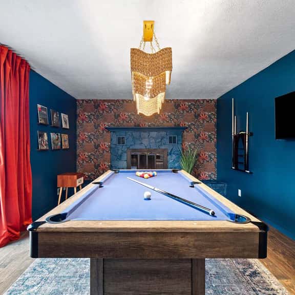 HotTub-PoolTable-KidsGame Room-Wii-Foosball-Lake - Image 1