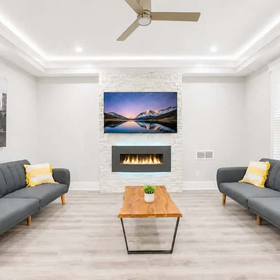 4BR, 3.5 Baths · Spa Tub · Near Downtown Columbus - Image 1