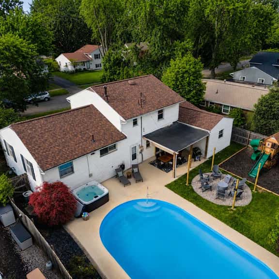 Pool-HotTub-GameRoom-FirePit-Gym-Sauna-Playground - Image 1