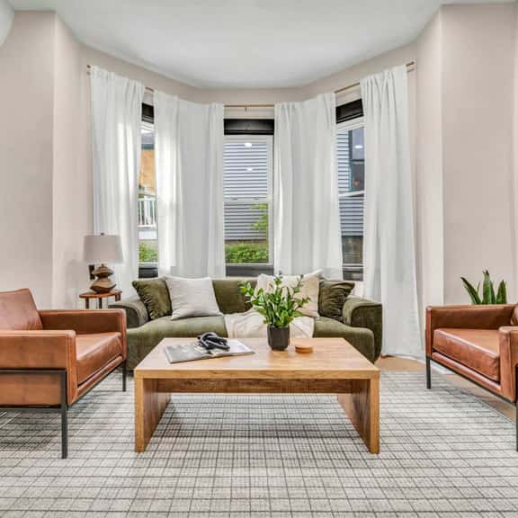 Near Tremont - 4BR - Sleeps 15 - Xbox - Image 1
