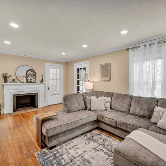 Two Entire Homes - Fireplace - Sleeps 10 - 5BR - Image 1