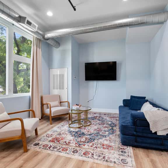 Near Chicago - Sleeps 10 - Westchester - Image 1